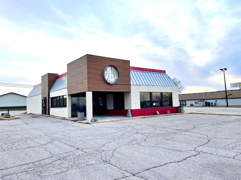 More Photos Of 2209 Circle Dr W, Spirit Lake Fast Food For Lease