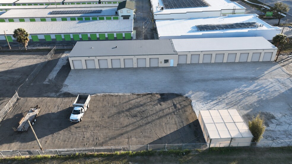 More Photos Of 1625 Starkey Rd, Largo Service For Lease