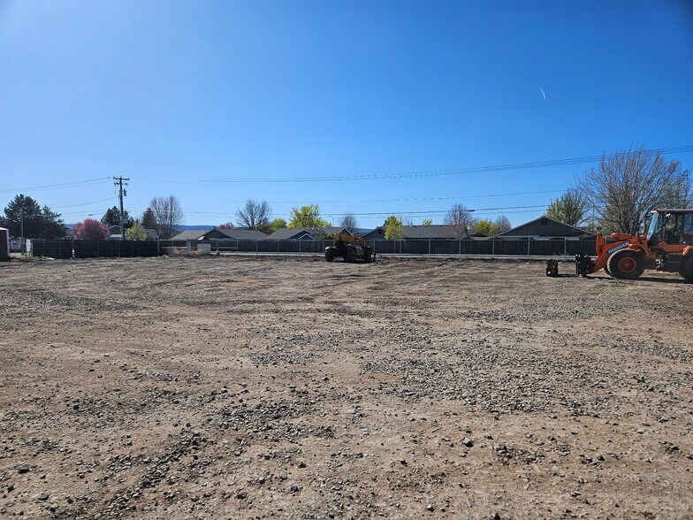 More Photos Of 701 Peters Rd, Prineville Manufacturing For Lease