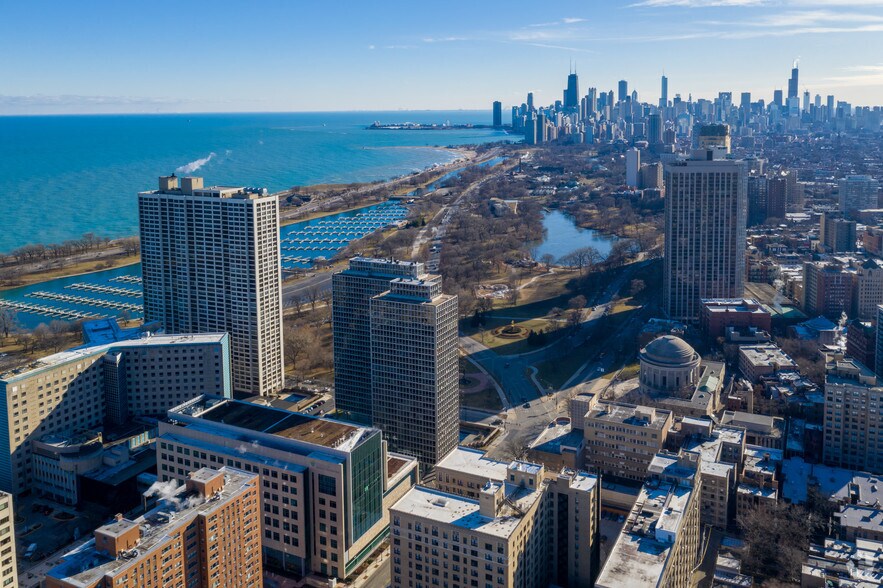 More Photos Of 2845 N Sheridan Rd, Chicago Medical For Lease