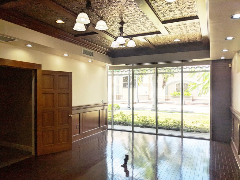 More Photos Of 2161 Mcgregor Blvd, Fort Myers Office For Sale
