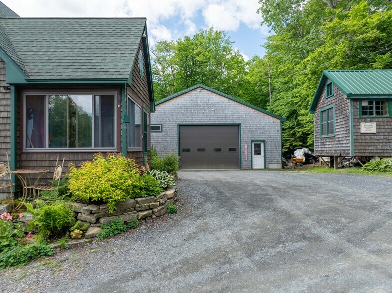 More Photos Of 15 Lower Wilson Pond Rd, Greenville Specialty For Sale