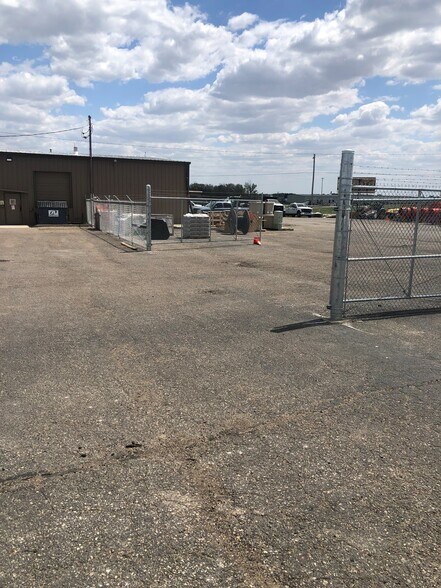 More Photos Of 7050 11th Ave SW, Rochester Warehouse For Sale