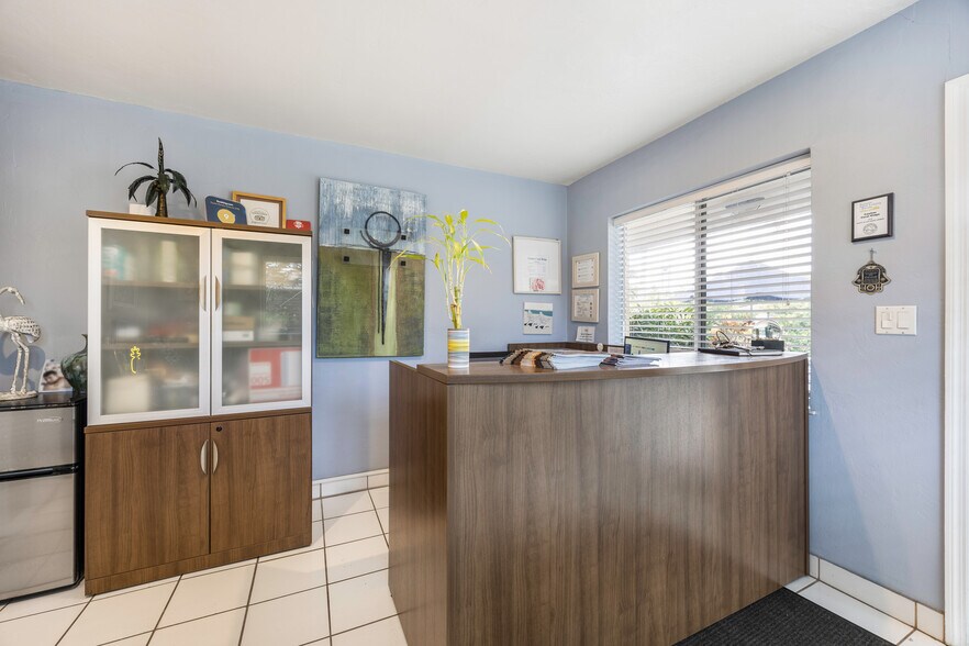 More Photos Of 2648 NE 32nd St, Fort Lauderdale Hotel For Sale