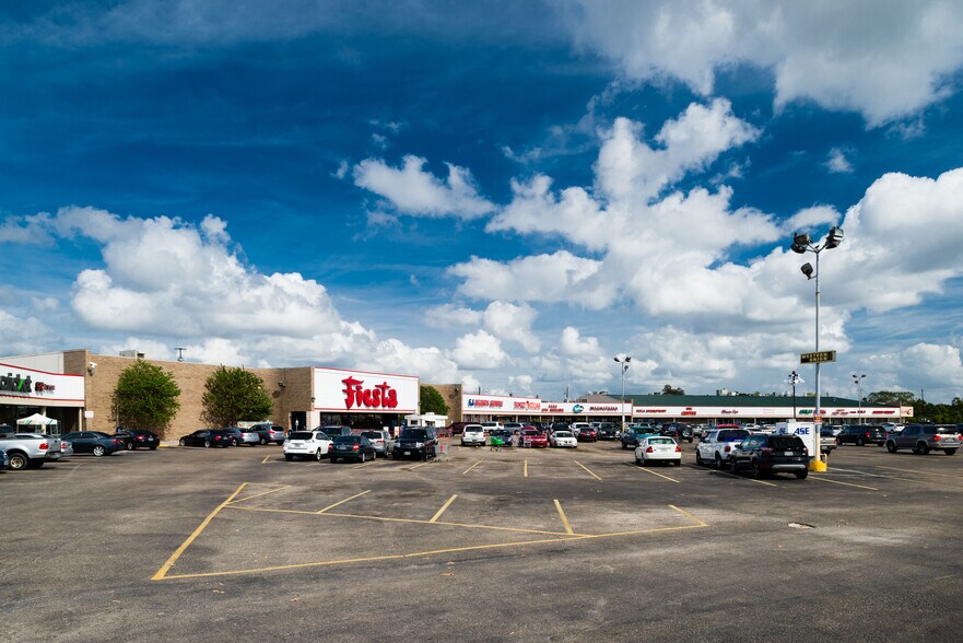 Primary Photo Of 8602-8674 S Braeswood Blvd, Houston Unknown For Lease