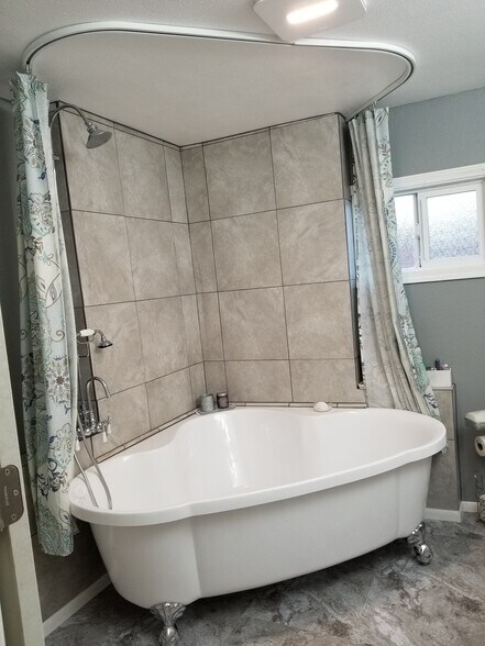 More Photos Of 105 E Court Dr, Merrill Hotel For Sale