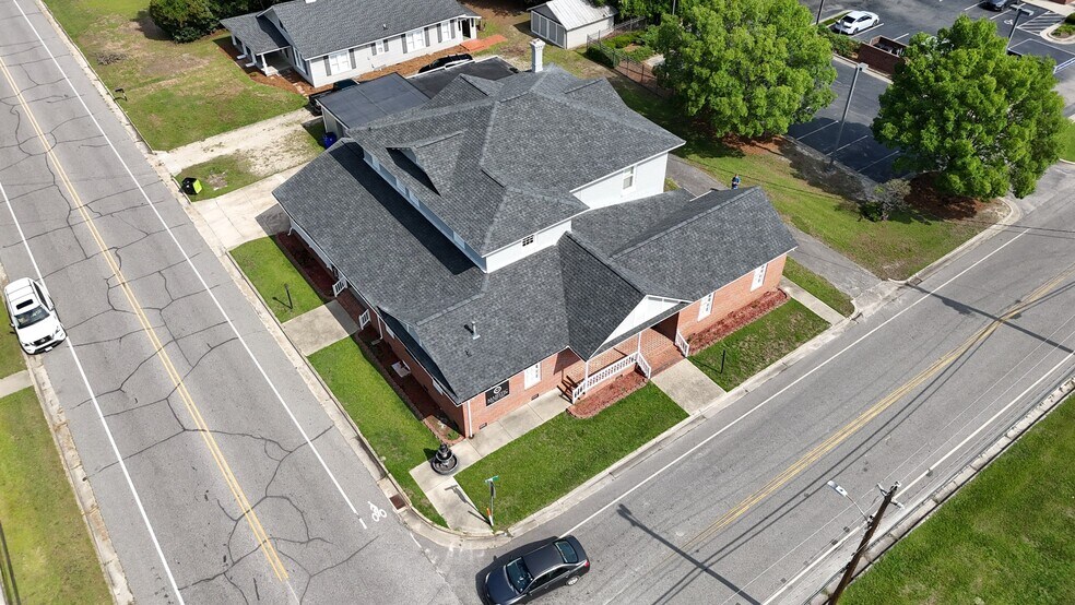 Primary Photo Of 116 Pine st, Elizabethtown Showroom For Sale