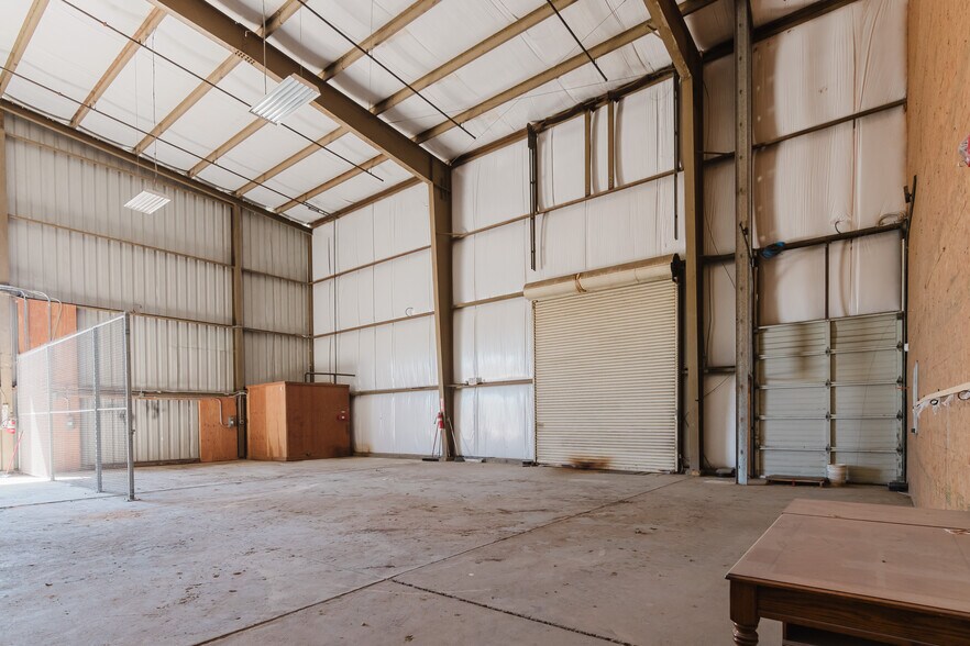 More Photos Of 151-161 Airport Rd, King City Warehouse For Lease