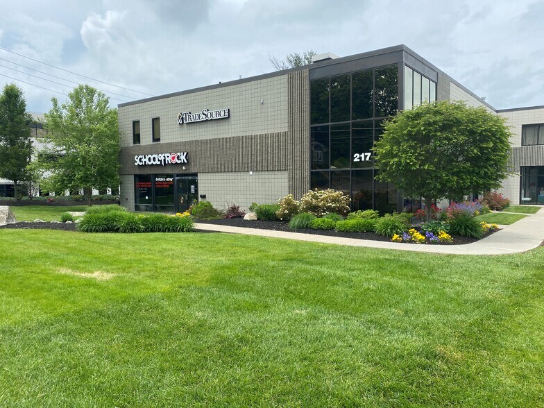 More Photos Of 215 W Central St, Natick Unknown For Lease