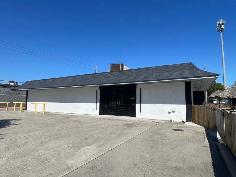 More Photos Of 23233 Aldine Westfield Rd, Spring Freestanding For Lease