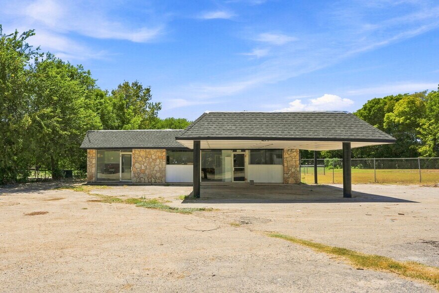 Primary Photo Of 1271 Oak St, Schertz Schools For Lease
