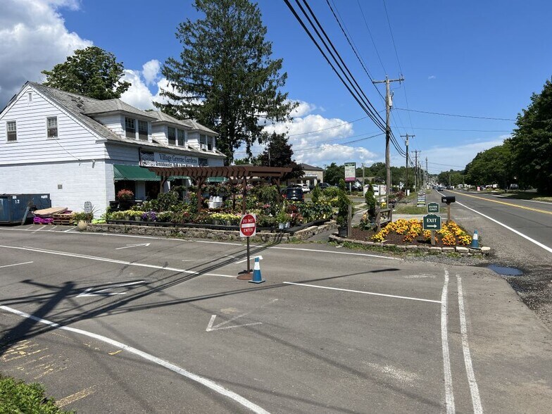 More Photos Of 715 Boston Post Rd, Guilford Freestanding For Sale