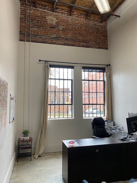 More Photos Of 915 Lady St, Columbia Loft Creative Space For Lease