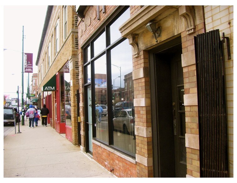 More Photos Of 3812 N Clark St, Chicago Storefront Retail Residential For Sale