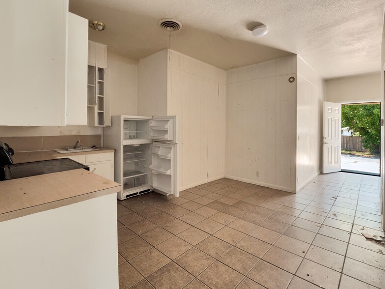 More Photos Of , Hamilton Multifamily For Sale