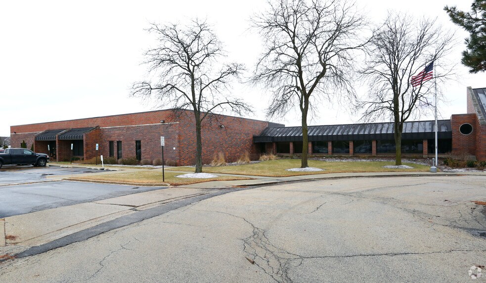 More Photos Of 5350-5360 Keystone Ct, Rolling Meadows Light Distribution For Lease