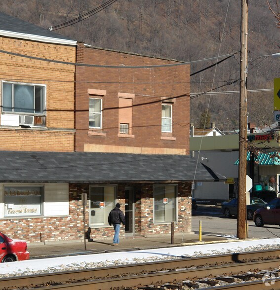 More Photos Of 200 3rd Ave, Montgomery Storefront Retail Residential For Sale