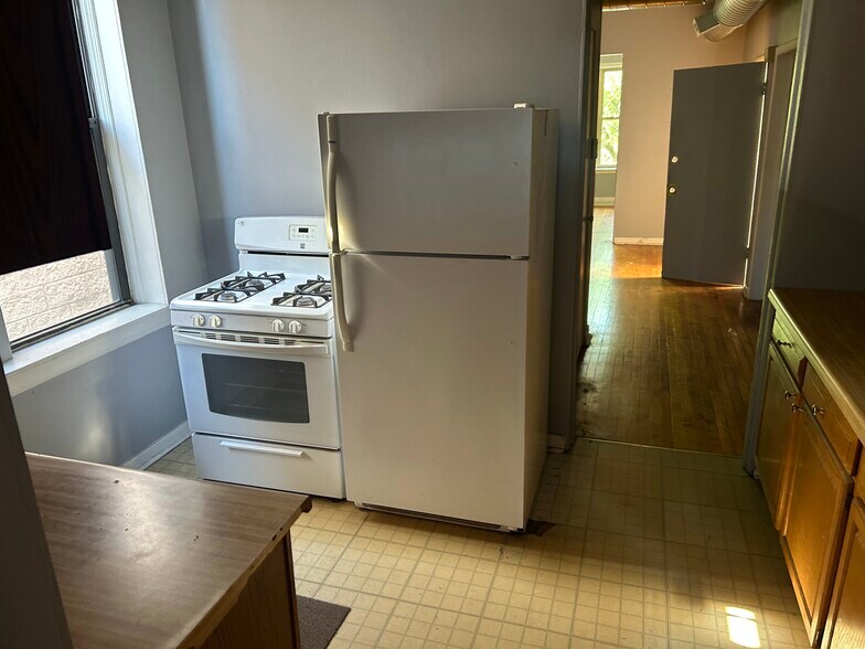 More Photos Of 1114 W Polk St, Chicago Apartments For Sale