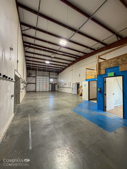 More Photos Of 217 Pumice Ave, Redmond Industrial For Lease