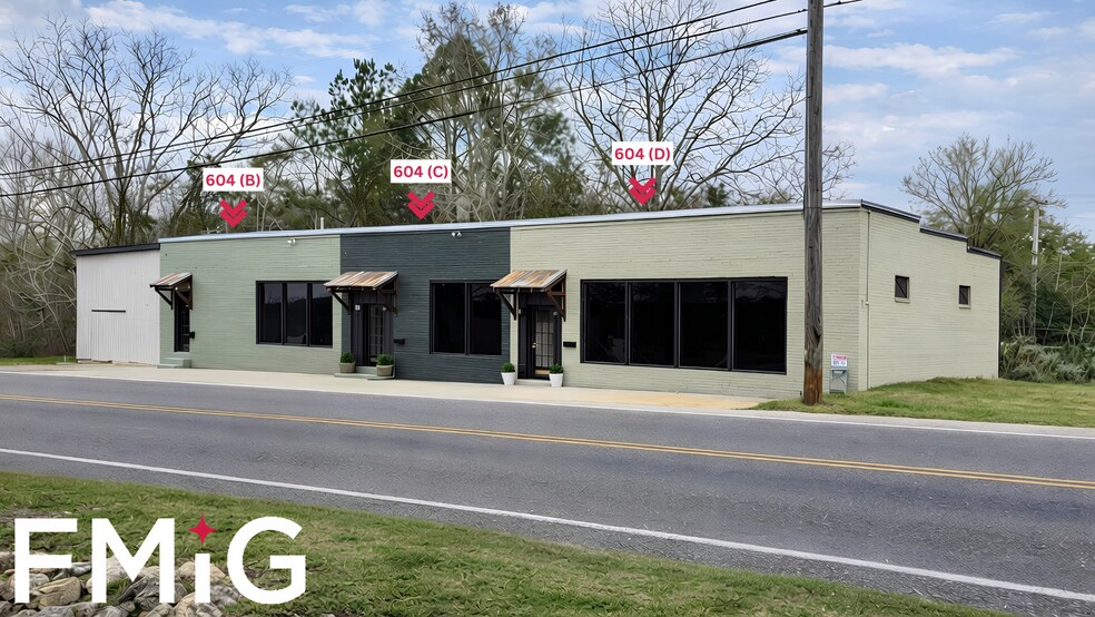 More Photos Of 604 W Cumming Ave, Opp Office For Lease