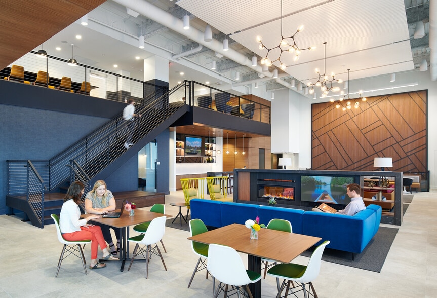 More Photos Of 800 Nicollet Mall, Minneapolis Office For Lease