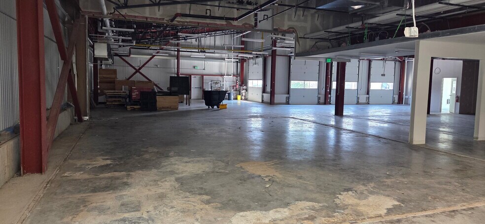 More Photos Of 225 Ellicott St, Buffalo Supermarket For Sale