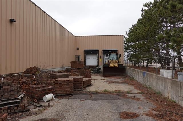 More Photos Of 4824 Industrial Park Dr, Stevens Point Manufacturing For Lease