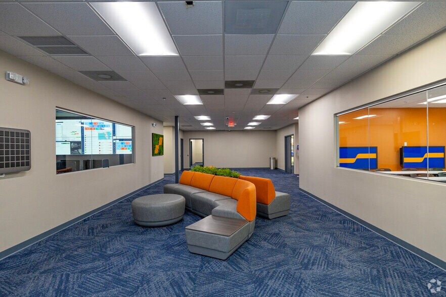More Photos Of 10500 University Center Dr, Tampa Light Distribution For Lease