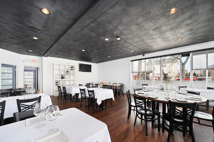 More Photos Of 262-266 Atwells Ave, Providence Storefront Retail Office For Lease