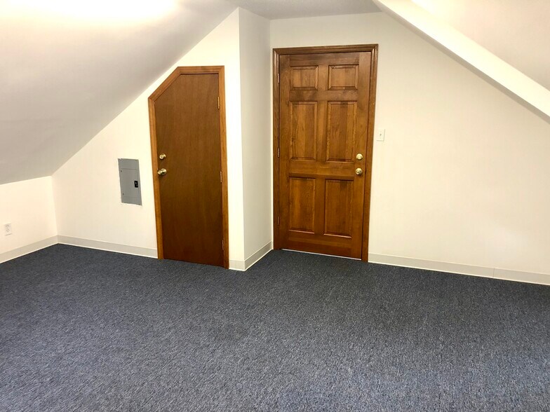More Photos Of 1222 Hardin Rd, Dallas Manufacturing For Lease