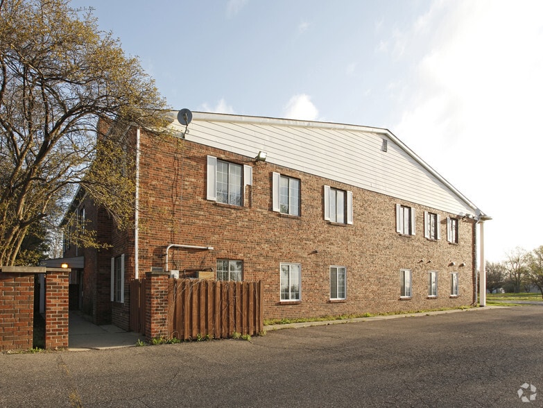 More Photos Of 10000 Wayne Rd, Romulus Medical For Lease