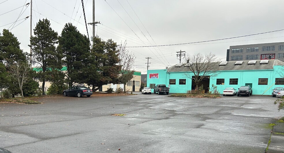 More Photos Of 2187 NW Reed St, Portland Flex For Sale
