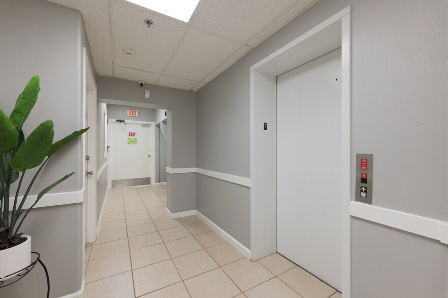 More Photos Of 305 Expressway 83, Mission Medical For Sale