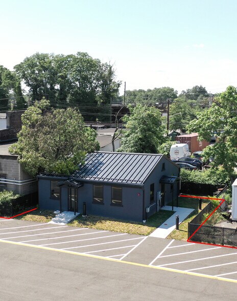 More Photos Of 120 Aldene Rd, Roselle Warehouse For Lease