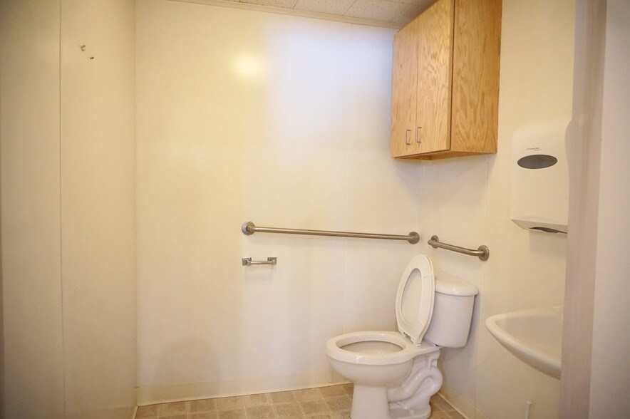 More Photos Of 1151 Cornwall Rd, Lebanon Medical For Sale