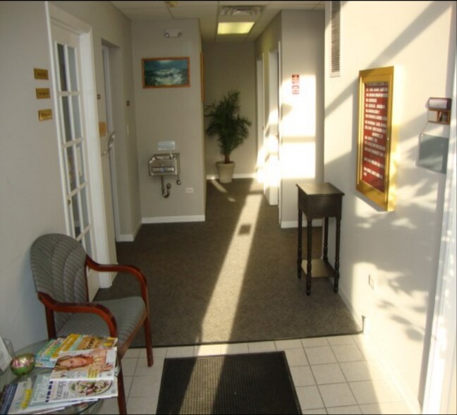 More Photos Of 219 W 55th St, Clarendon Hills Office For Lease