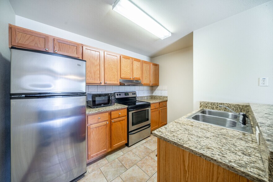 More Photos Of 1609 N Hill St, Three Rivers Apartments For Sale