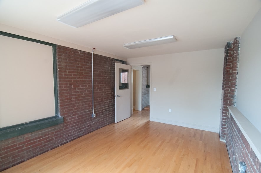 More Photos Of 315 Albemarle Ave SE, Roanoke Industrial For Lease