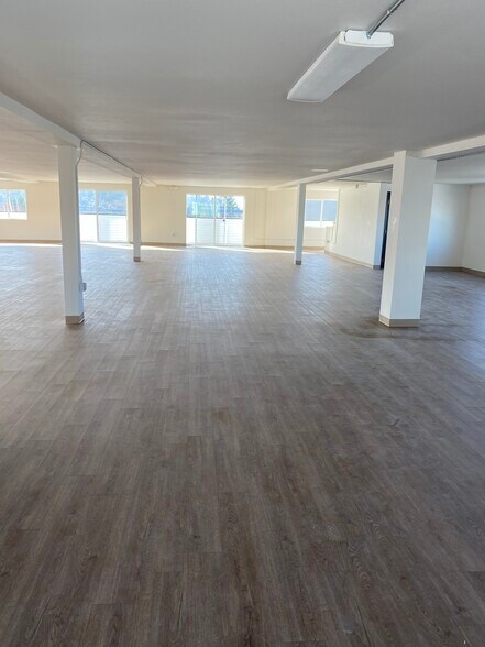 More Photos Of 22613 7th Ave S, Des Moines Freestanding For Lease