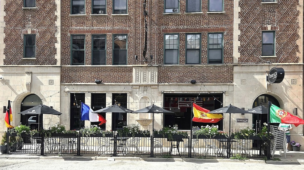More Photos Of 844 W Montrose Ave, Chicago Apartments For Lease