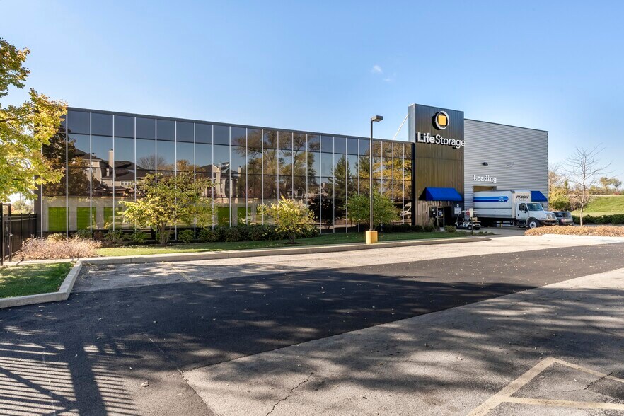 More Photos Of 1950 N Washington St, Naperville Self Storage For Lease