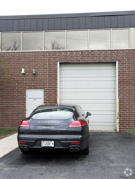 More Photos Of 545-549 W Lake St, Elmhurst Warehouse For Lease