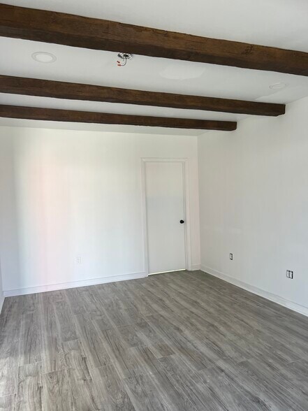 More Photos Of 12330 Knigge Cemetery Rd, Cypress Warehouse For Lease