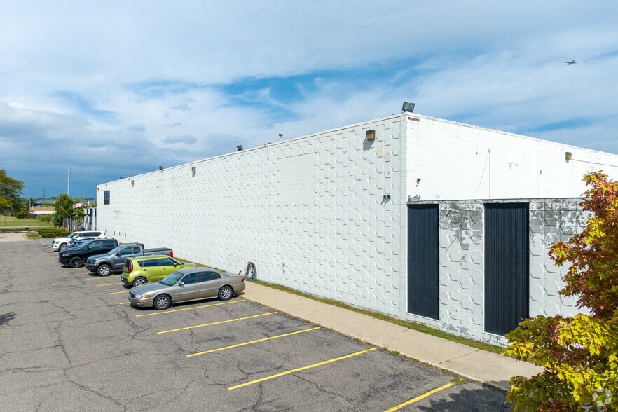More Photos Of 2727 S Beech Daly Rd, Dearborn Heights Warehouse For Sale