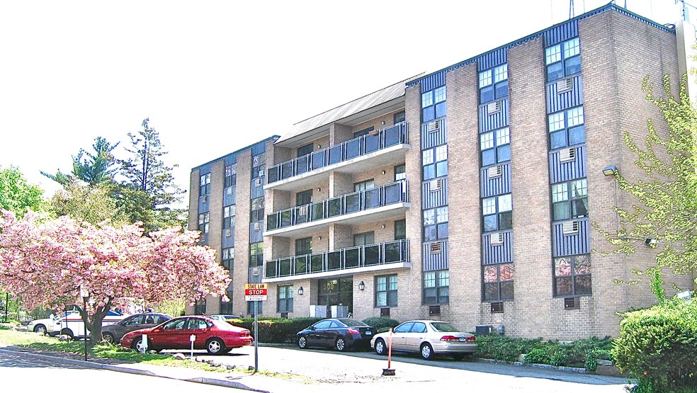 Primary Photo Of 500 Newfield Ave, Stamford Apartments For Lease