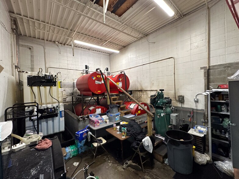 More Photos Of 7760 N Lindbergh Blvd, Hazelwood Auto Repair For Sale