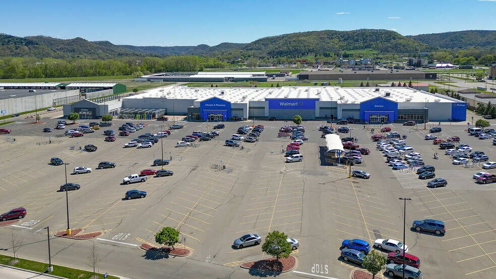 More Photos Of 1035 Frontenac Dr, Winona Storefront For Sale