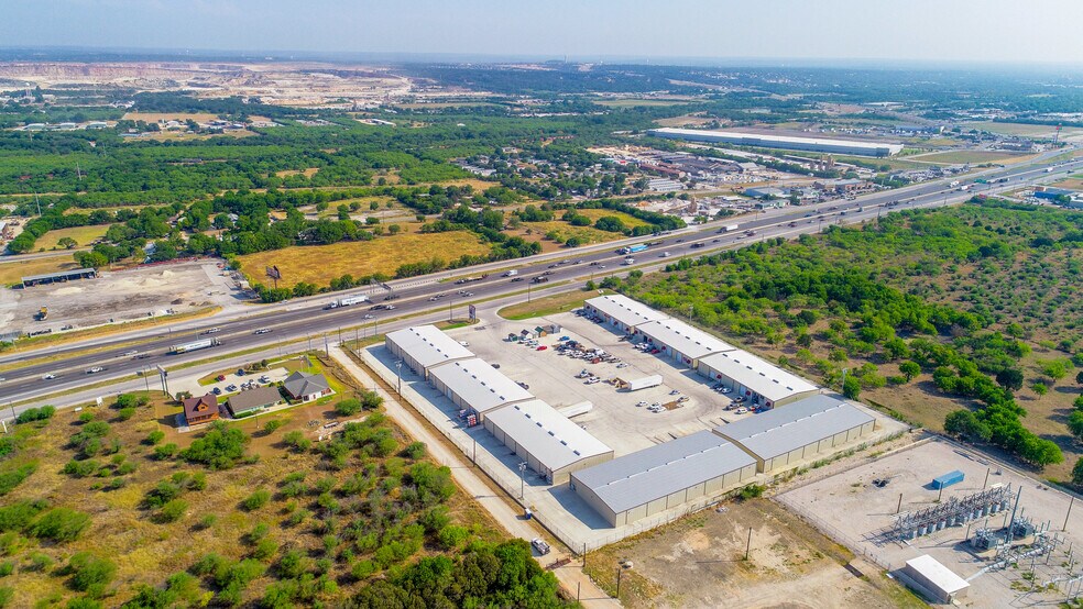 More Photos Of 3943 S Interstate 35, New Braunfels Unknown For Lease