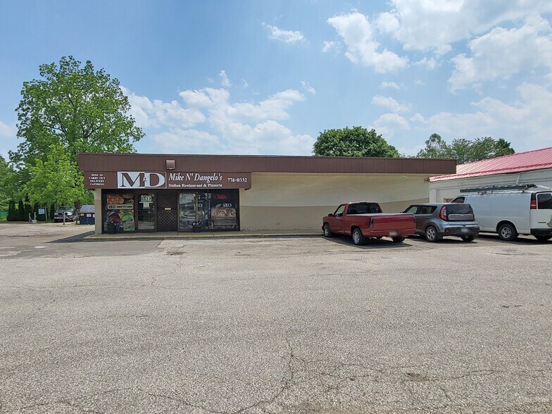 More Photos Of 137 Main St E, Girard Restaurant For Sale