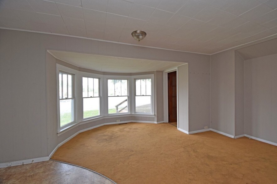 More Photos Of 829 Ohio Pike, Cincinnati Office For Lease